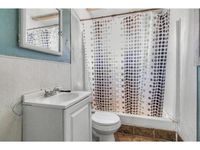 2937 S Rutan St, Wichita, KS 67210