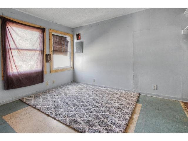 2937 S Rutan St, Wichita, KS 67210