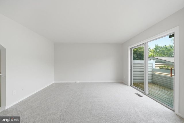 9843 DOCKSIDE TER, Gaithersburg, MD 20886