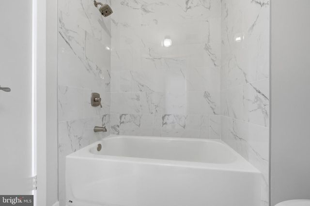 9843 DOCKSIDE TER, Gaithersburg, MD 20886