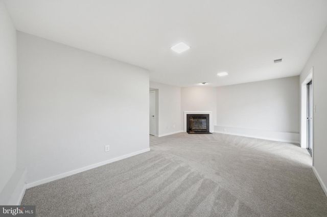 9843 DOCKSIDE TER, Gaithersburg, MD 20886