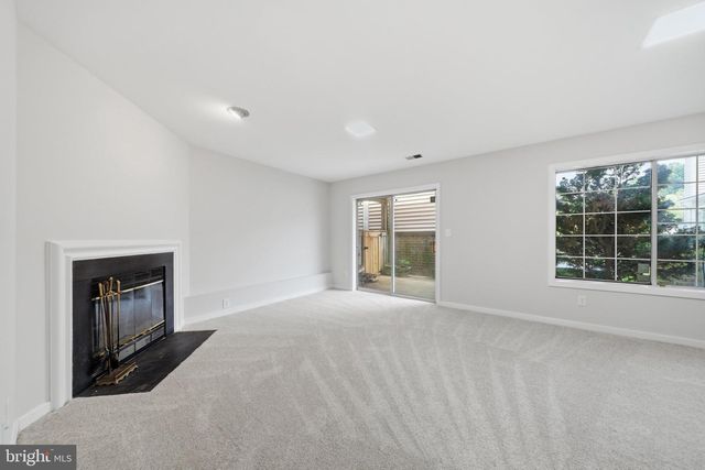 9843 DOCKSIDE TER, Gaithersburg, MD 20886