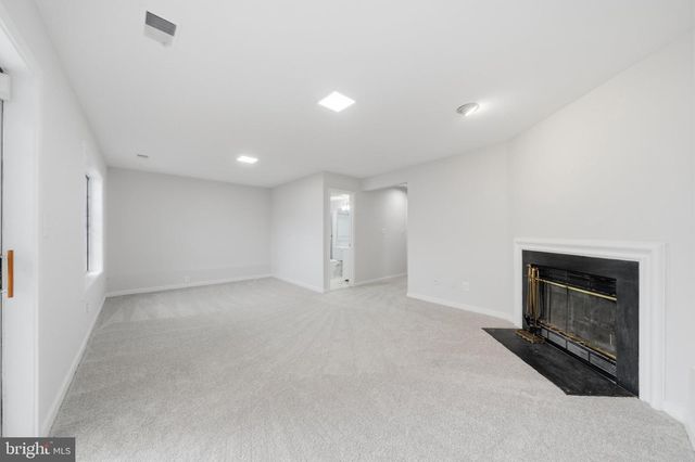 9843 DOCKSIDE TER, Gaithersburg, MD 20886