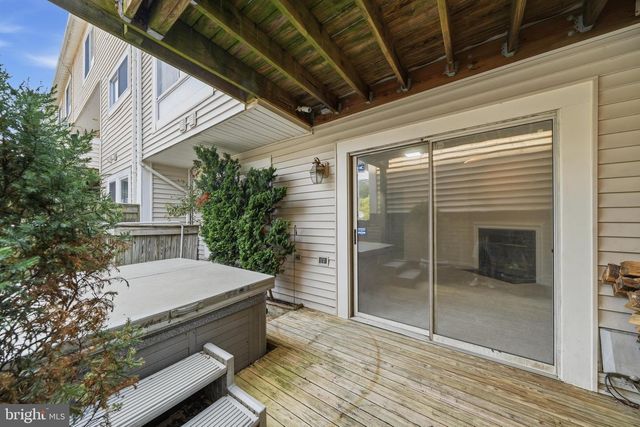 9843 DOCKSIDE TER, Gaithersburg, MD 20886