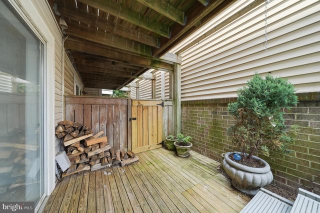 9843 DOCKSIDE TER, Gaithersburg, MD 20886