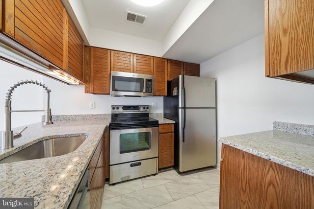 9843 DOCKSIDE TER, Gaithersburg, MD 20886