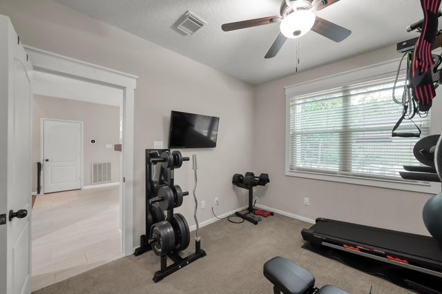 94 N Cochrans Green Circle, The Woodlands, TX 77381