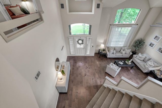 94 N Cochrans Green Circle, The Woodlands, TX 77381