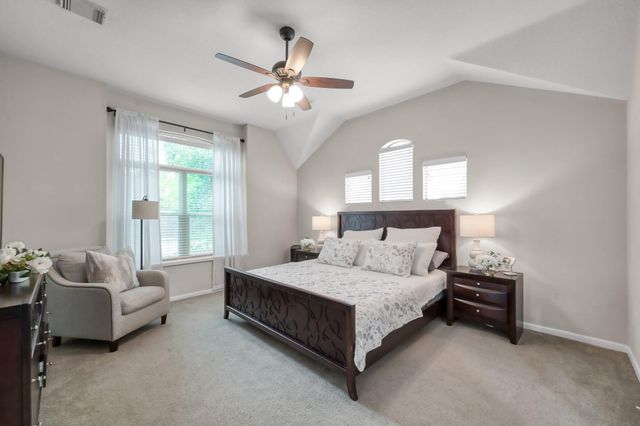 94 N Cochrans Green Circle, The Woodlands, TX 77381