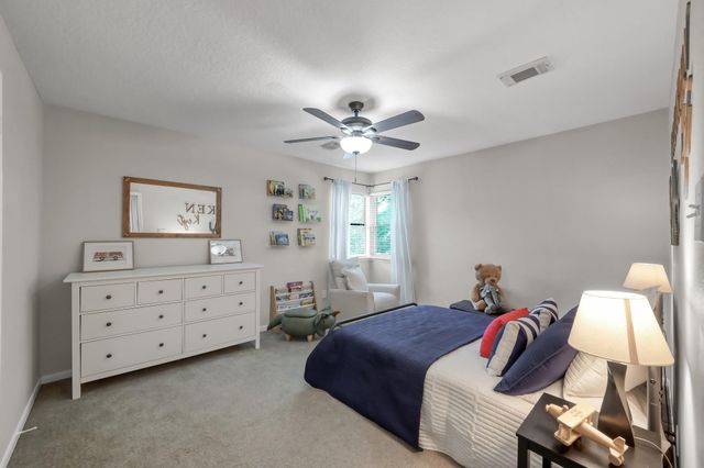 94 N Cochrans Green Circle, The Woodlands, TX 77381