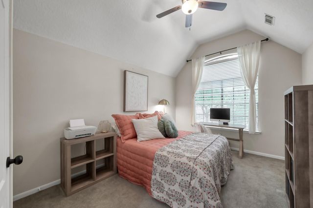 94 N Cochrans Green Circle, The Woodlands, TX 77381