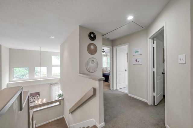 94 N Cochrans Green Circle, The Woodlands, TX 77381