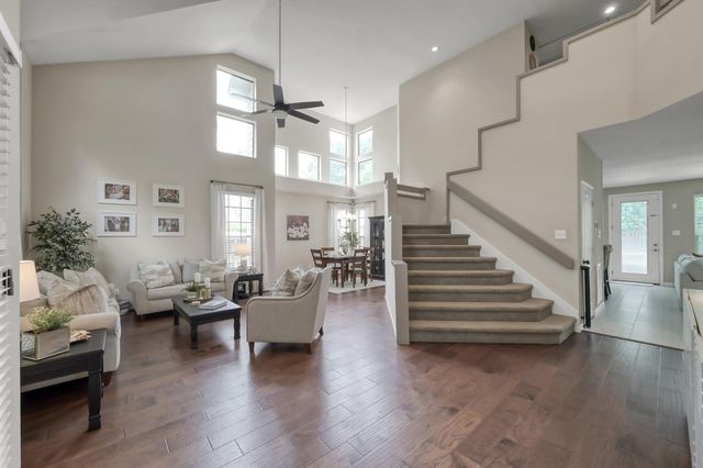 94 N Cochrans Green Circle, The Woodlands, TX 77381