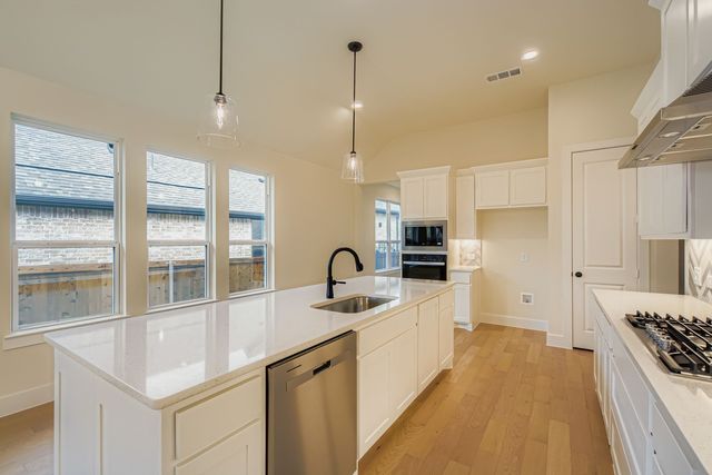 836 Stone Grove Road, Lavon, TX 75166