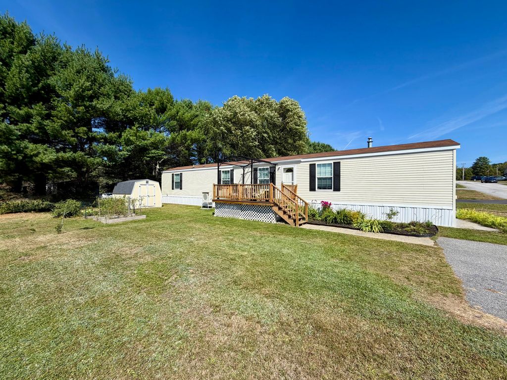 13 Dunlop Avenue, Mechanic Falls, ME 04256 — exterior