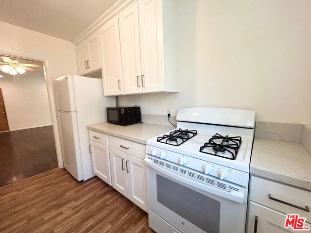 1146 N Formosa Avenue 8, West Hollywood, CA 90046