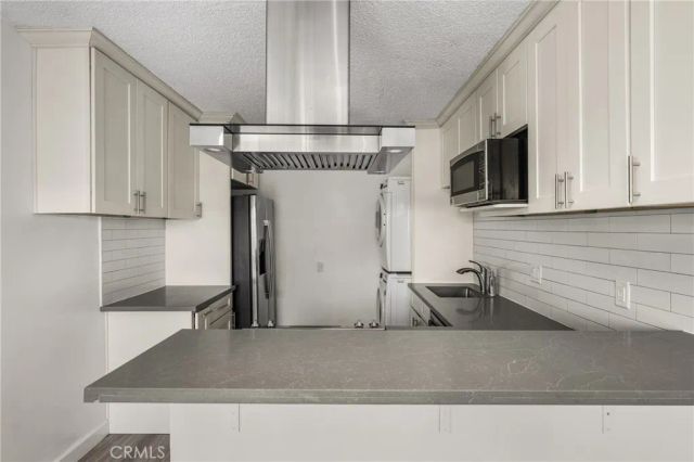 16862 12th St 1, Sunset Beach, CA 90742