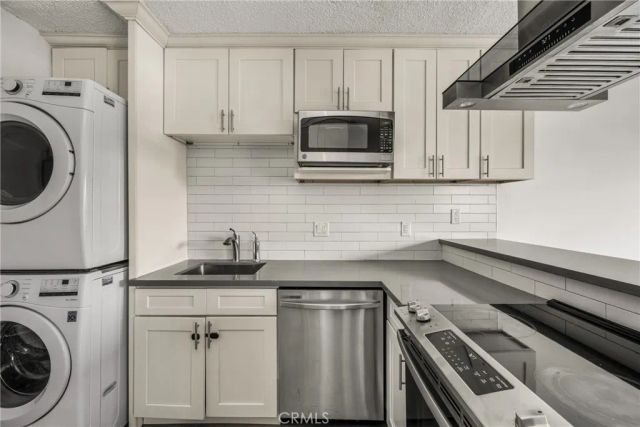 16862 12th St 1, Sunset Beach, CA 90742