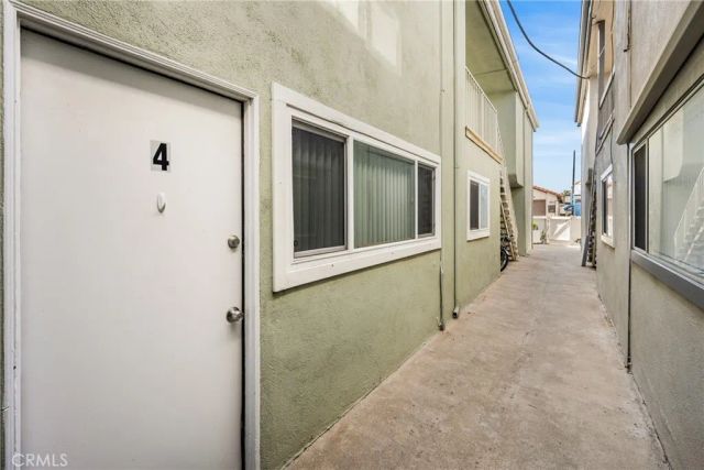 16862 12th St 1, Sunset Beach, CA 90742
