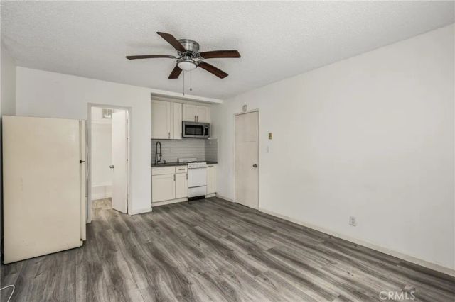 16862 12th St 1, Sunset Beach, CA 90742