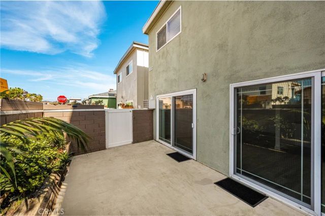 16862 12th St 1, Sunset Beach, CA 90742