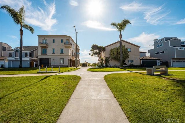 16862 12th St 1, Sunset Beach, CA 90742