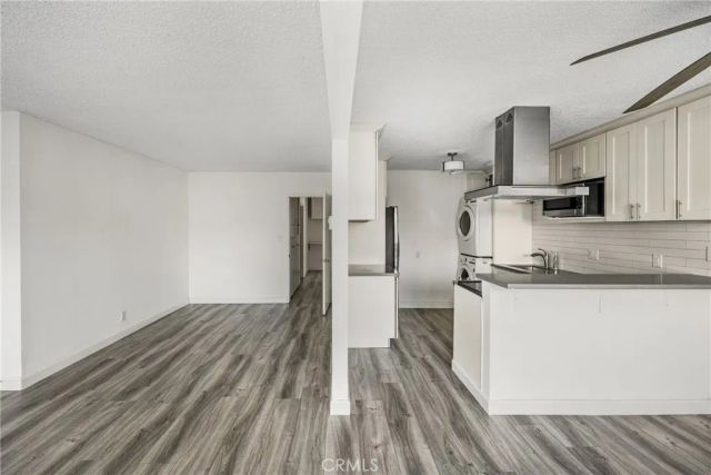 16862 12th St 1, Sunset Beach, CA 90742