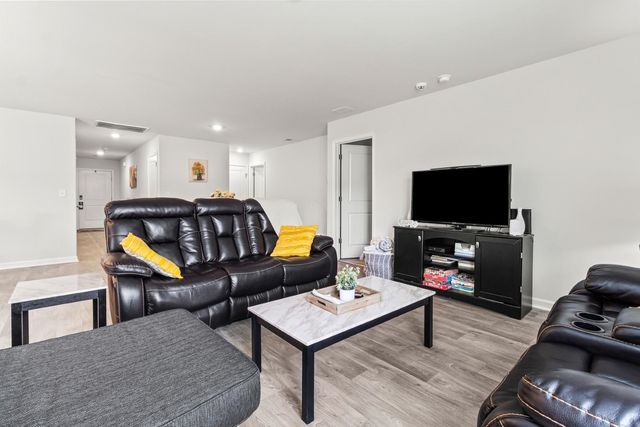 182 Pine Forest Dr., Conway, SC 29526