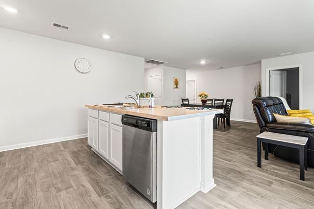 182 Pine Forest Dr., Conway, SC 29526