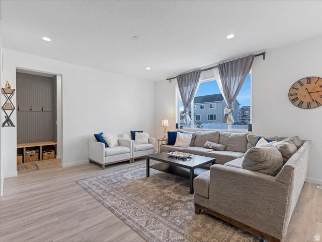 1137 E POSTMARK PL, Eagle Mountain, UT 84005