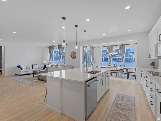 1137 E POSTMARK PL, Eagle Mountain, UT 84005