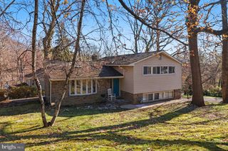 2338 FAIRWAY RD, Huntingdon Valley, PA 19006