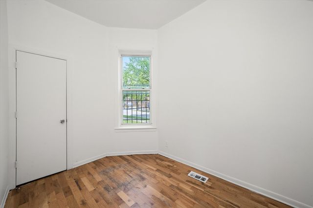 2857 W POLK Street, Chicago, IL 60612
