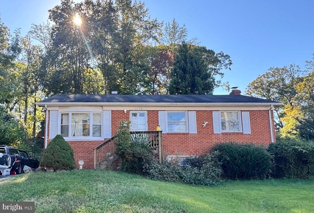 2308 W LONGVIEW DR, Woodbridge, VA 22191