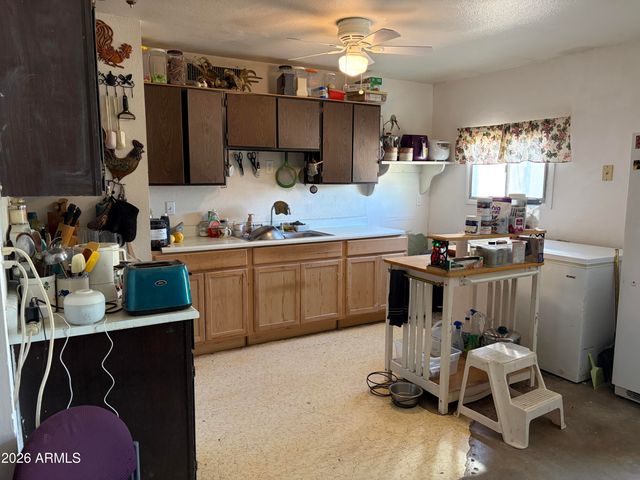 3428 W Banff Lane, Phoenix, AZ 85053