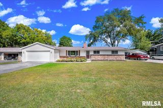 1065 LAKEVIEW Road South, Dahinda, IL 61428