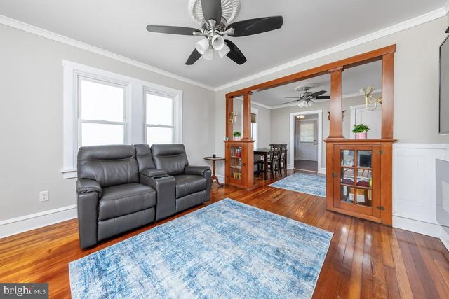 38 PINE ST, Gibbstown, NJ 08027
