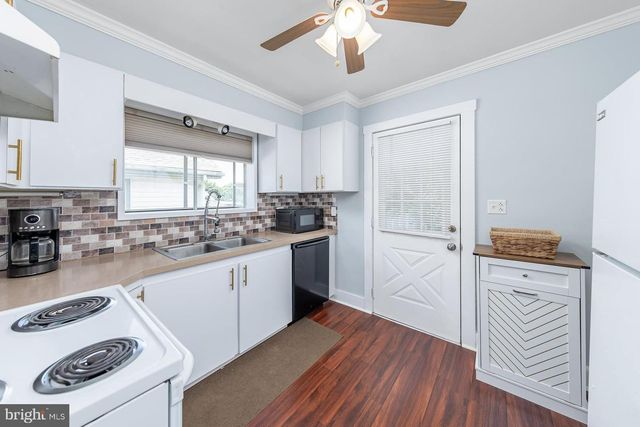 38 PINE ST, Gibbstown, NJ 08027