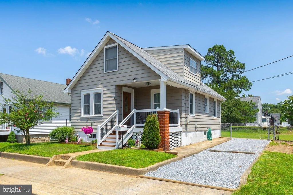 38 PINE ST, Gibbstown, NJ 08027