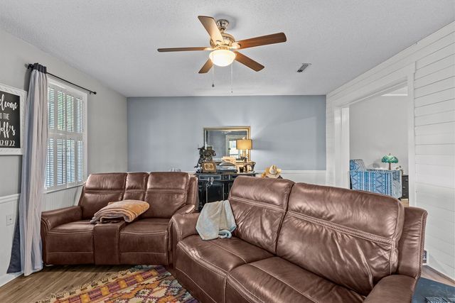 622 Peachtree Street, Headland, AL 36345