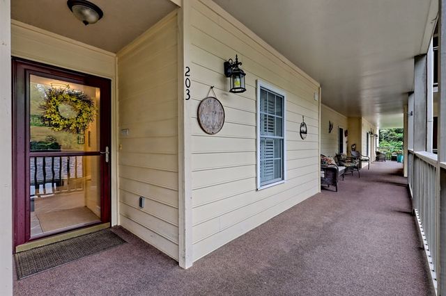 300 Ginger Creek Lane, Clayton, GA 30525