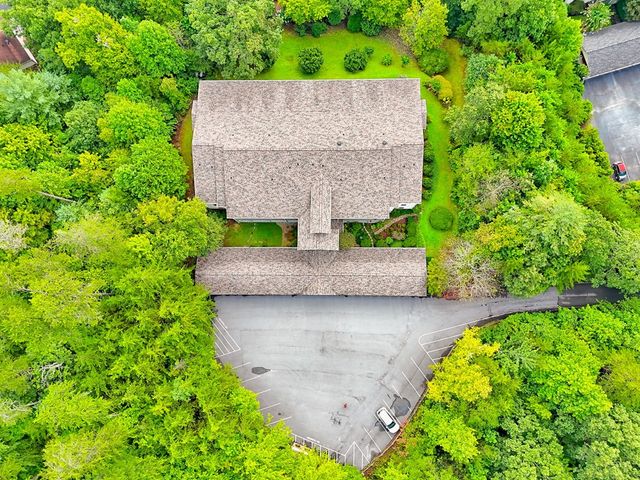 300 Ginger Creek Lane, Clayton, GA 30525