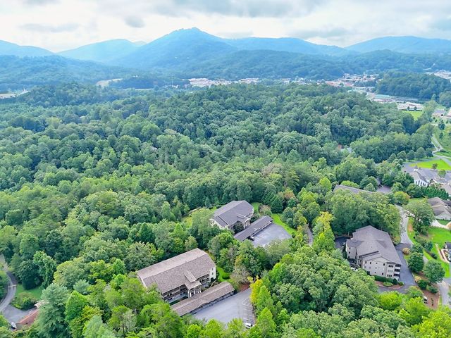 300 Ginger Creek Lane, Clayton, GA 30525