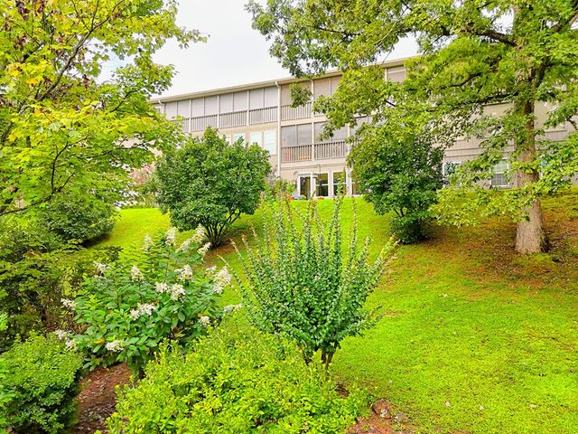 300 Ginger Creek Lane, Clayton, GA 30525