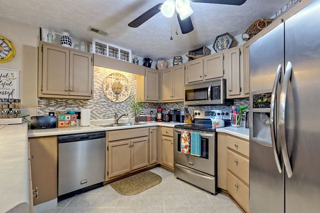 300 Ginger Creek Lane, Clayton, GA 30525