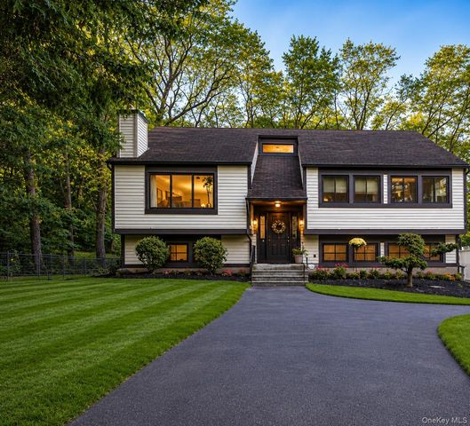 383 Route 32, Woodbury, NY 10917