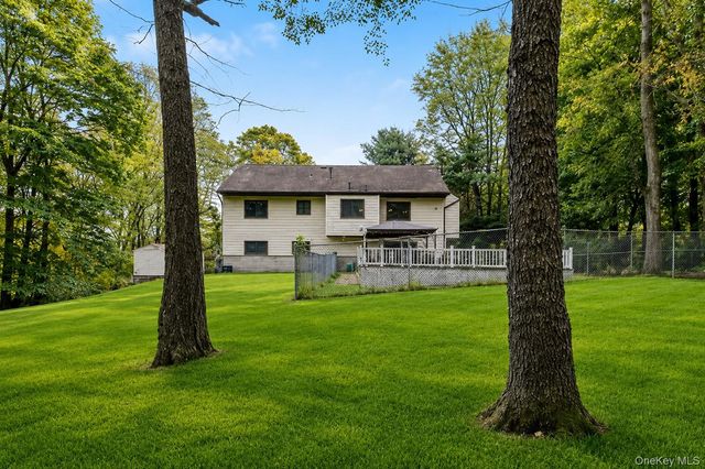 383 Route 32, Woodbury, NY 10917