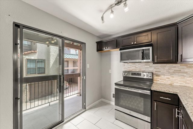 336 Melrose Drive 19D, Richardson, TX 75080