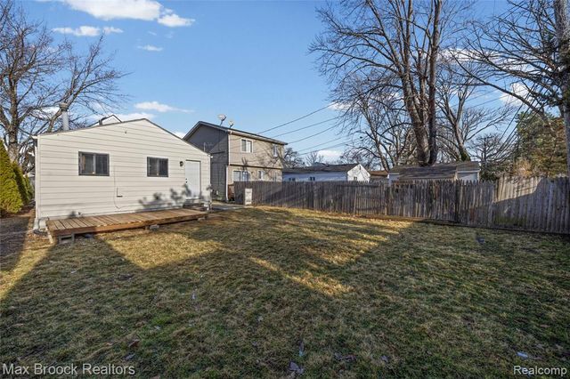 20240 Hollywood Street, Harper Woods, MI 48225
