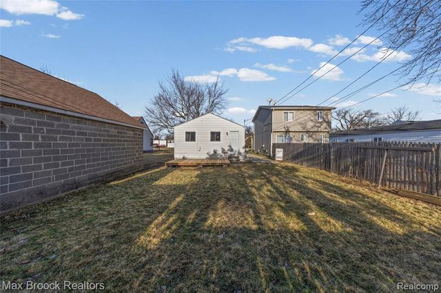 20240 Hollywood Street, Harper Woods, MI 48225